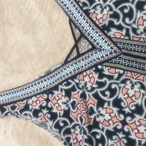 WHBM Tank Top - Picture 2 of 4